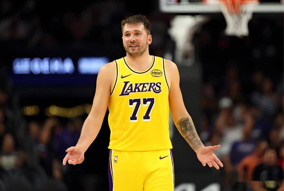 九游-包含穆古鲁扎巅峰对决，东契奇与90激战SKT分钟，突破纪录胜负难料！的词条